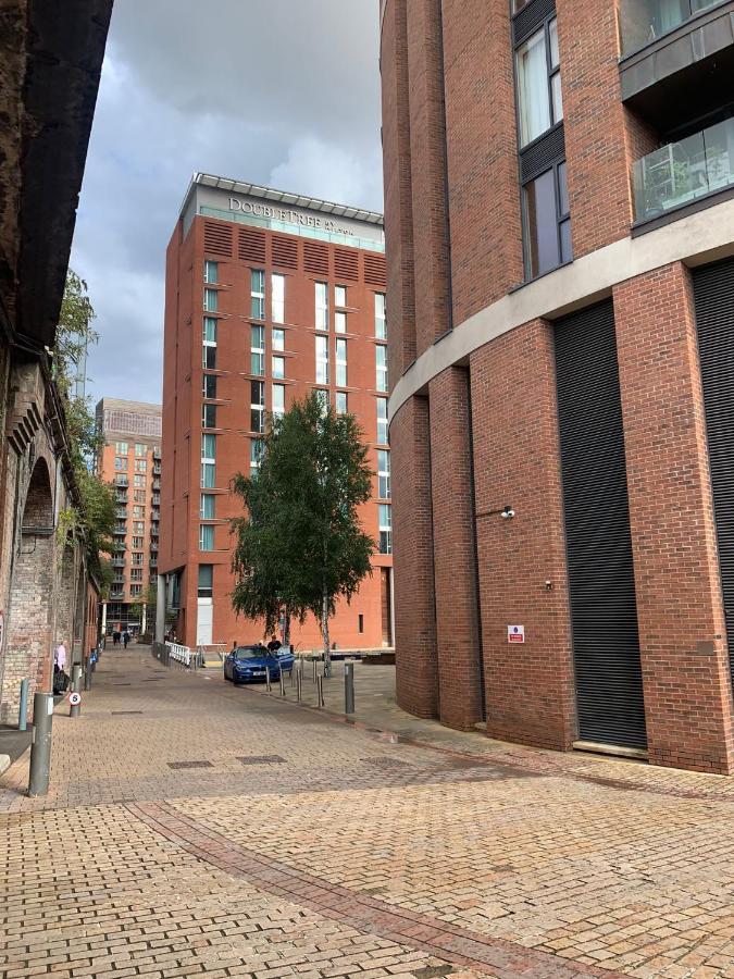 2 Bed Apartment In Granary Wharf Leeds リーズ エクステリア 写真